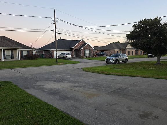 4th image of 318 Aspen Dr