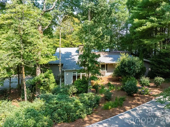 73 Lake Point Dr, Lake Toxaway, NC 28747