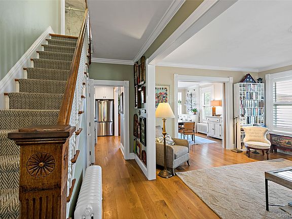 5th image of 8 Hamilton Avenue