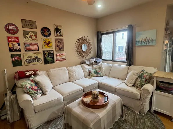 170 W 6th St #1, South Boston, MA 02127