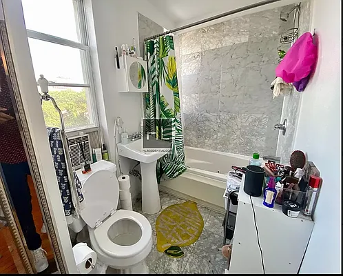 Rented by Highline Residential | media 27