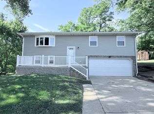 8824 Sunset Rd, Clinton, IL 61727