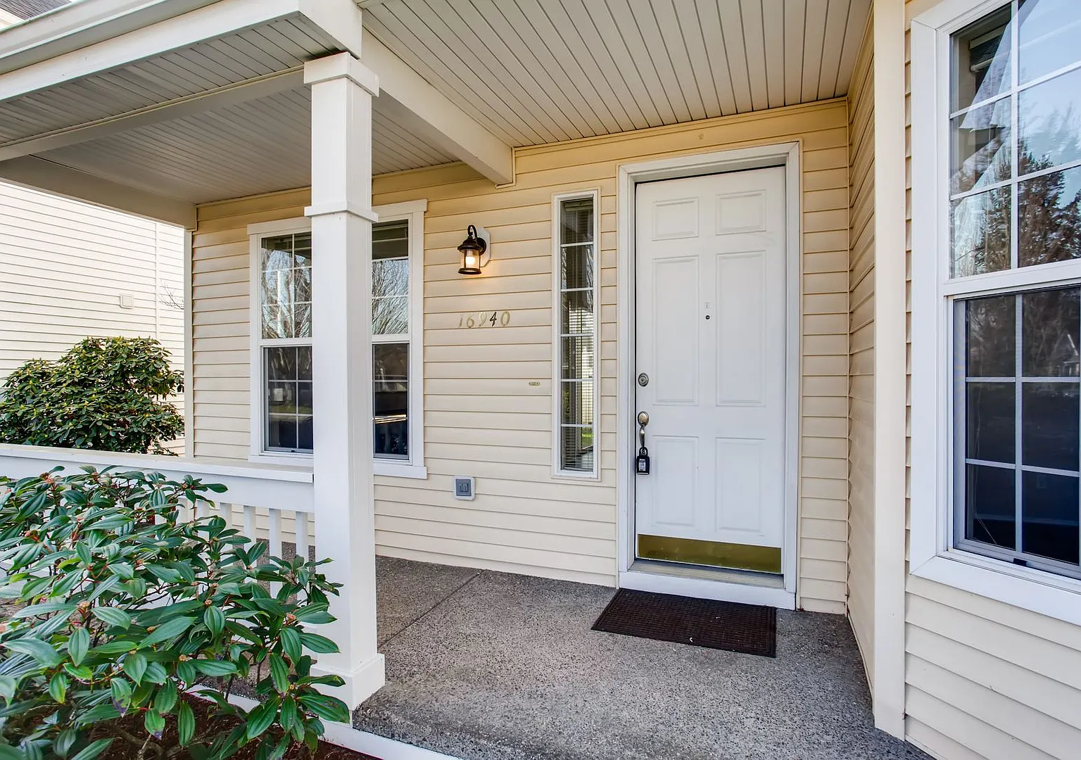 Beautiful 3-Bedroom Beaverton Home with MAX Access, Garage & Private Yard — Photo 3