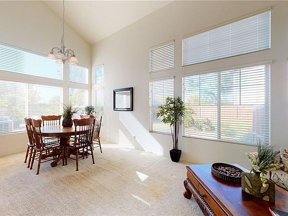 4th image of 817 Atlantic Dr