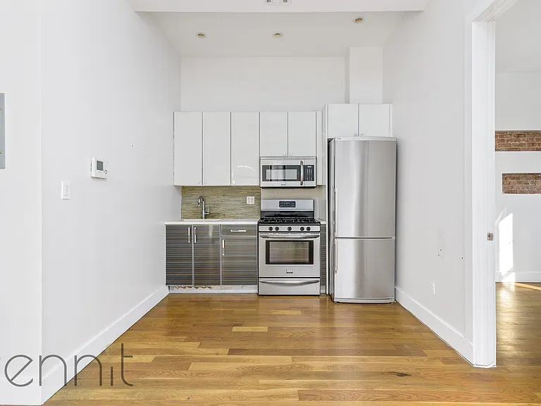 146 Wyckoff Ave #2R — Photo 2