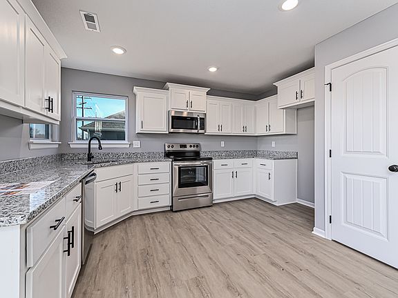 5th image of 944 Cottonwood Ct