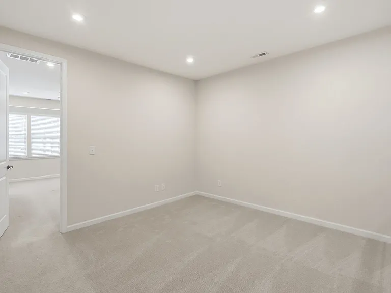 615 Myrick Aly — Photo 29