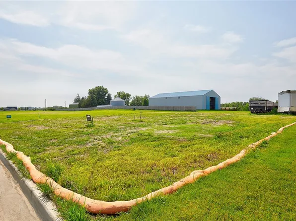 70 NW Alderleaf Dr, Waukee, IA 50263