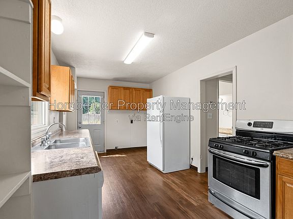 4th image of 2410 E Everett Ave