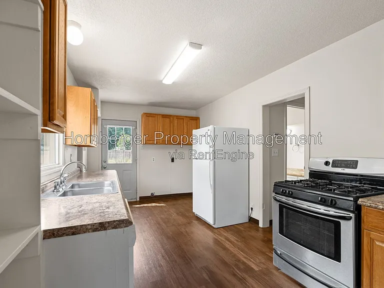 2410 E Everett Ave — Photo 4
