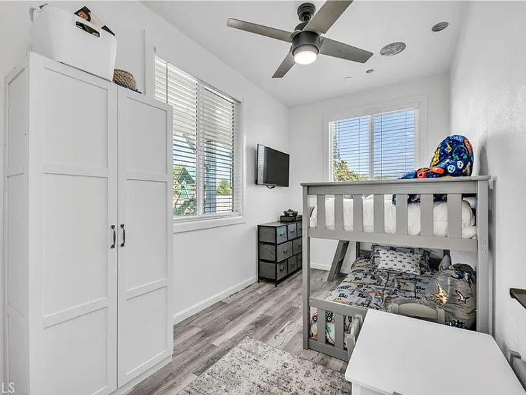 43135 Johnston Ave — Photo 9