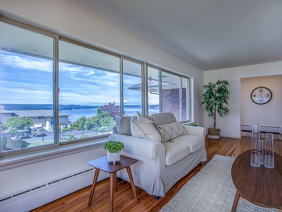 4th image of 3409 Olympic Blvd W