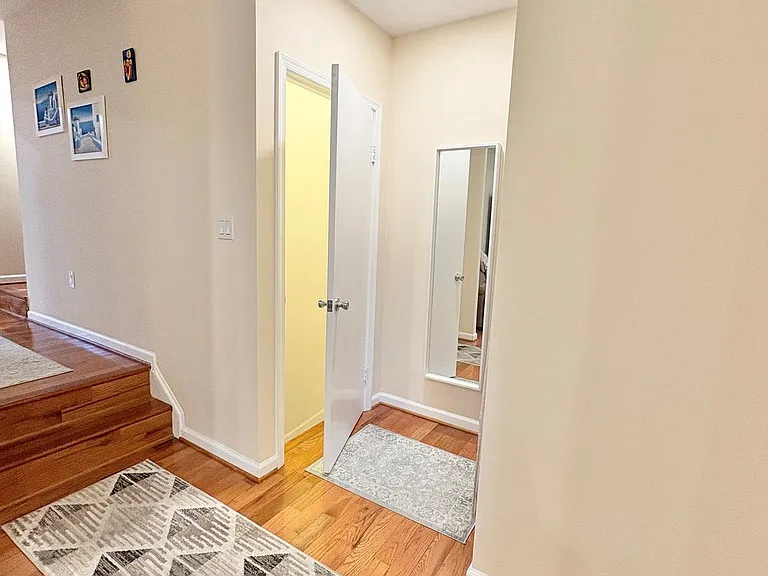 9710 Lakepointe Dr — Photo 44