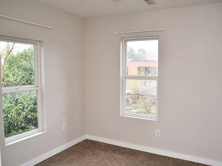 917 S M St — Photo 14