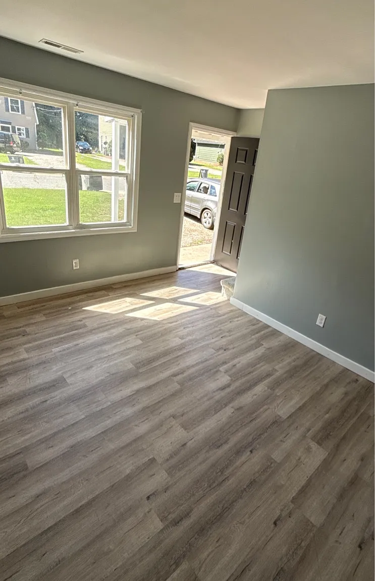 110 Aqua Ct — Photo 3