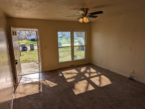 1827 Woodbine Dr, Anderson, IN 46011