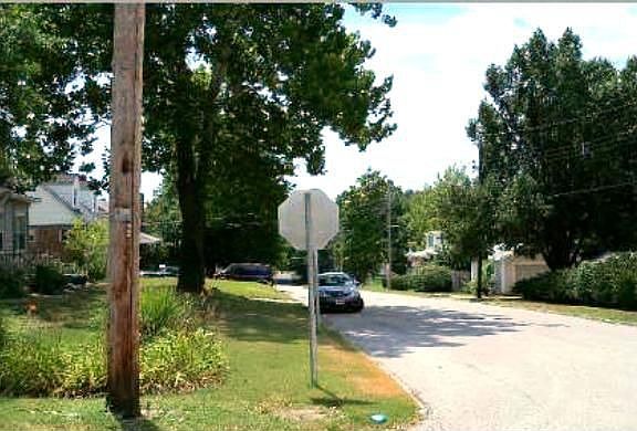 2nd image of 2816 Stella Ave