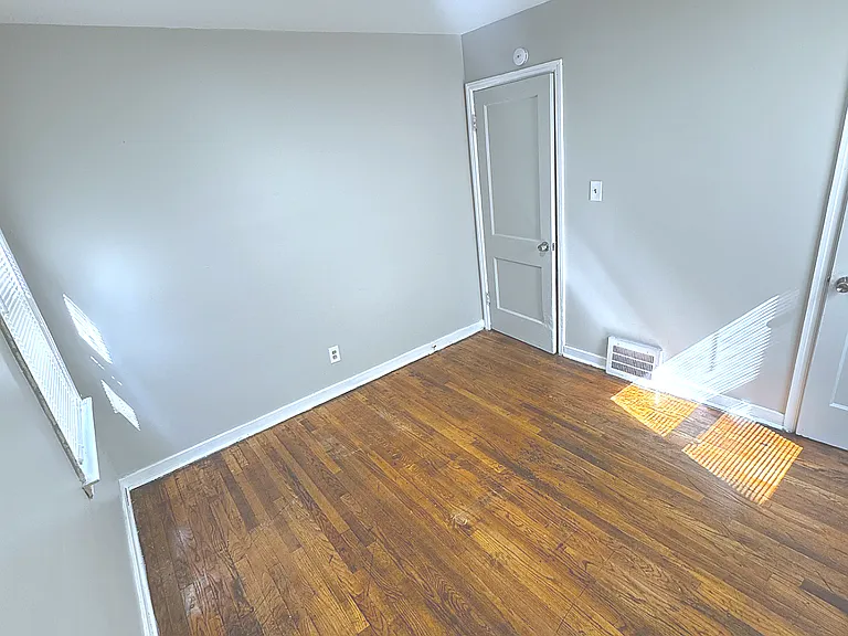 20536 Strasburg St — Photo 7