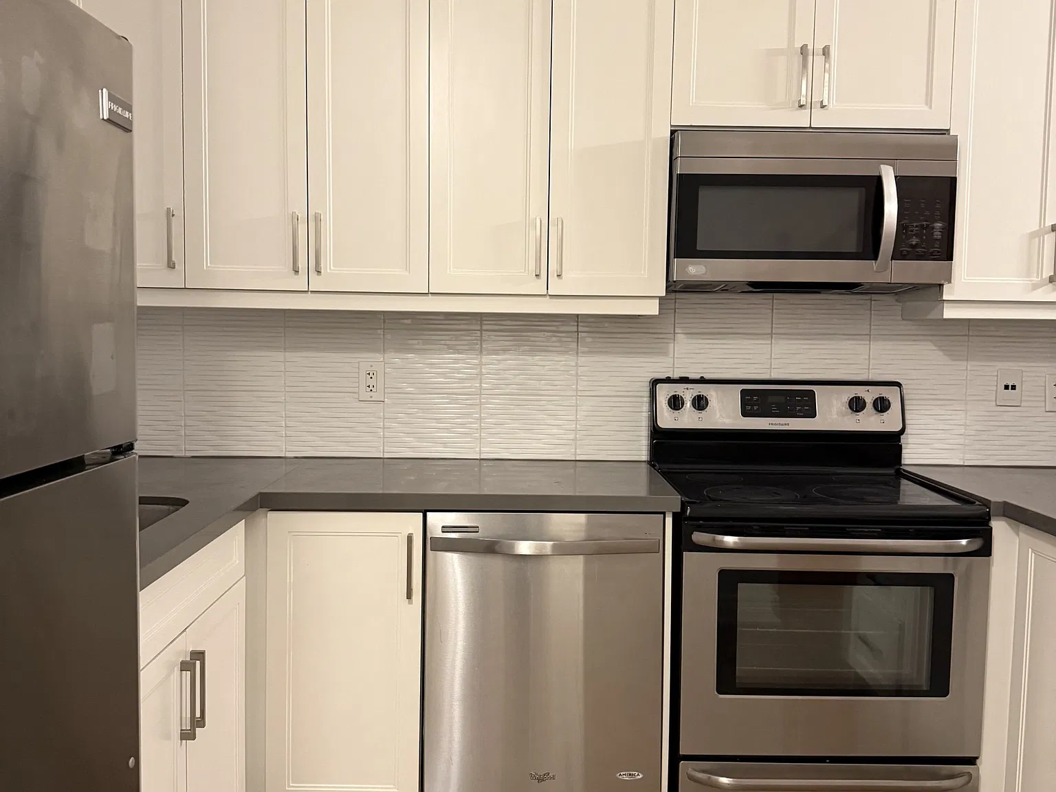 3 bed, $4,000 — Photo 3