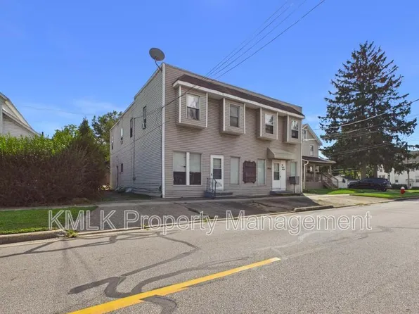 956 Grant Ave, Cuyahoga Falls, OH 44221
