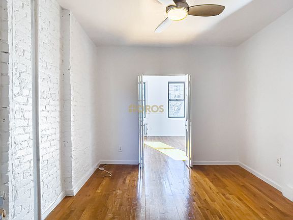 4th image of 215 E 10th St APT 18