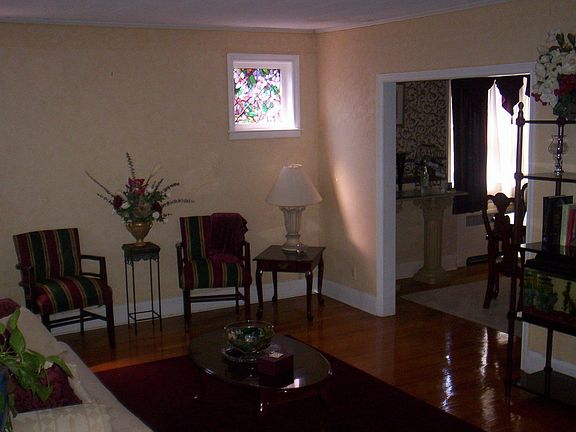 Large Living Room - 1st view