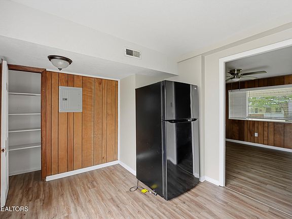 3rd image of 111 Tacoma Rd #105