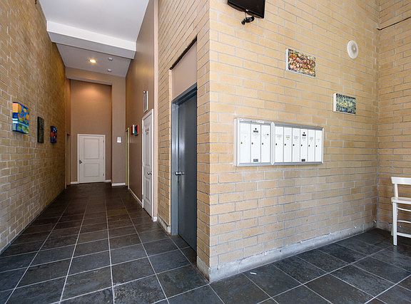 2nd image of 2352 W Shakespeare Ave Unit 3B