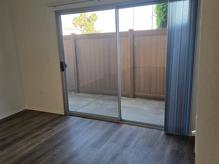 Franklin Luxury Apartments — Photo 36
