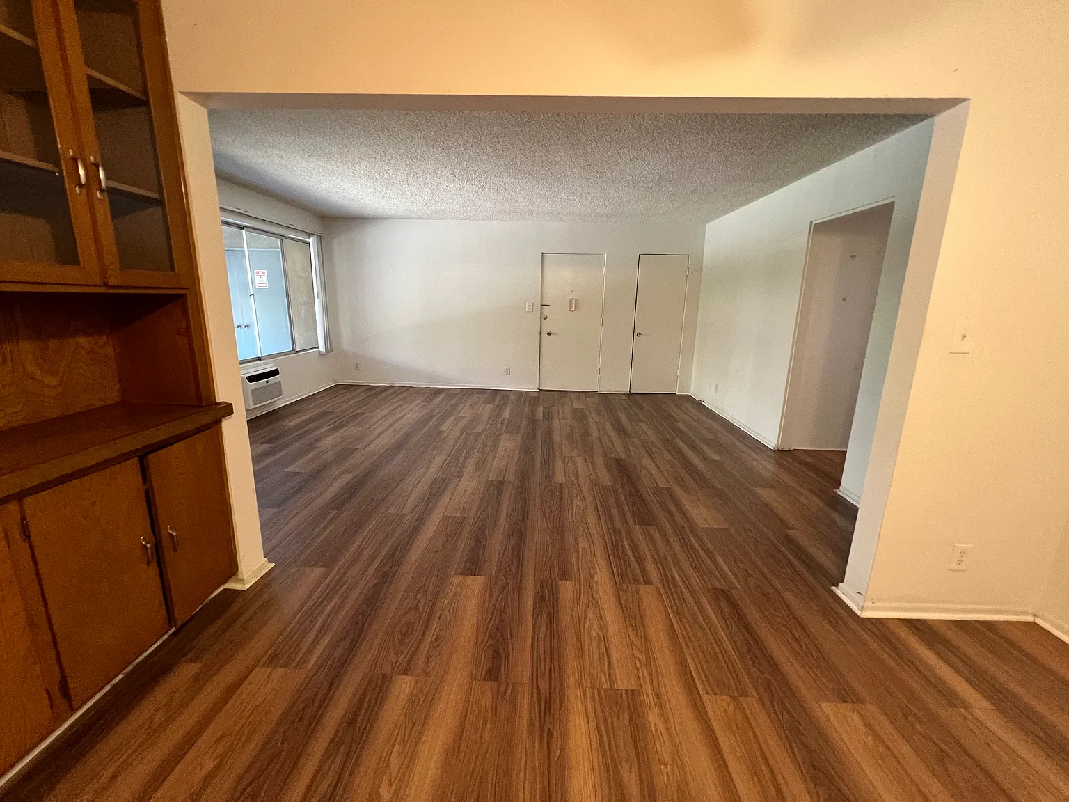2 bed, 1100 sqft, $2,680 — Photo 3