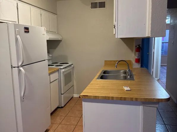 928 San Pedro Dr SE #4, Albuquerque, NM 87108