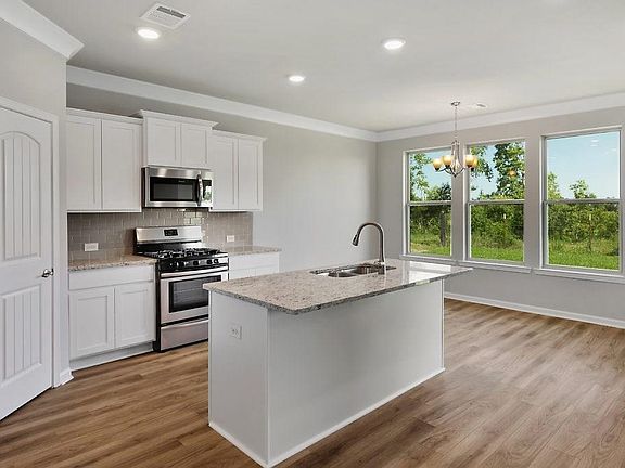 3rd image of 3215 Fairwood Ln