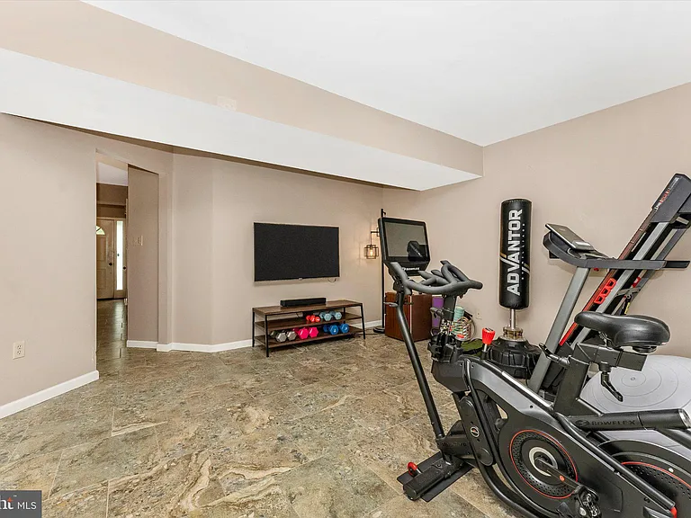7115 Oberlin Cir — Photo 46