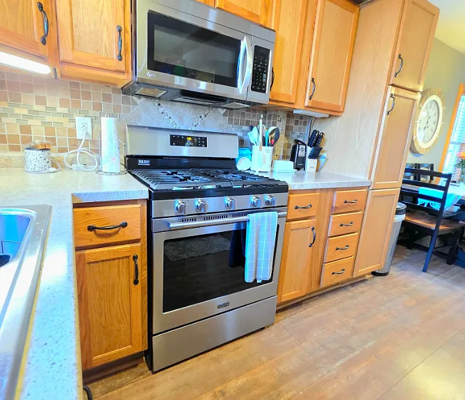 511 Superior St — Photo 17