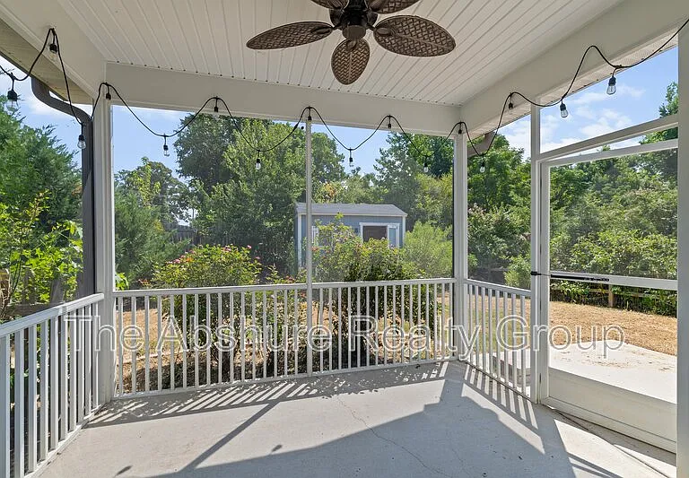 404 Avery Glenn Way — Photo 36