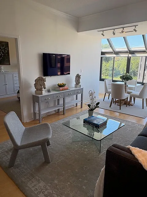 1 bed, 695 sqft, $3,200 — Photo 2