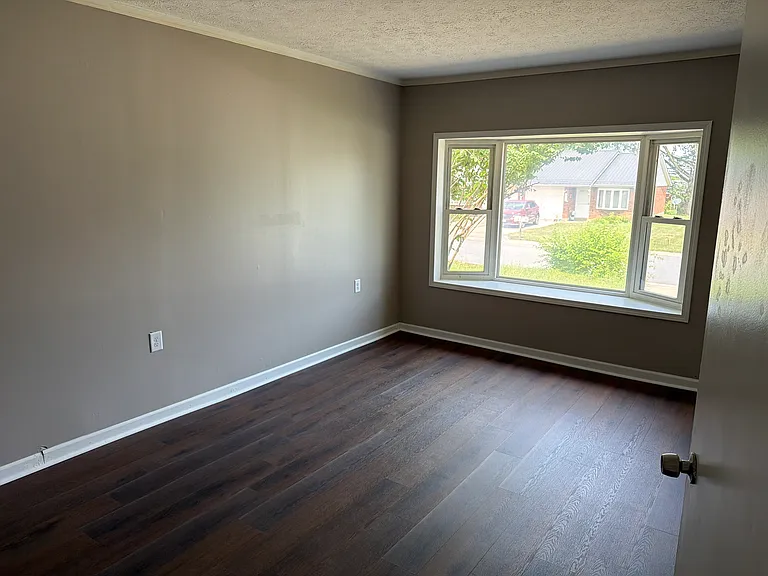 4979 Mercedes Dr — Photo 7