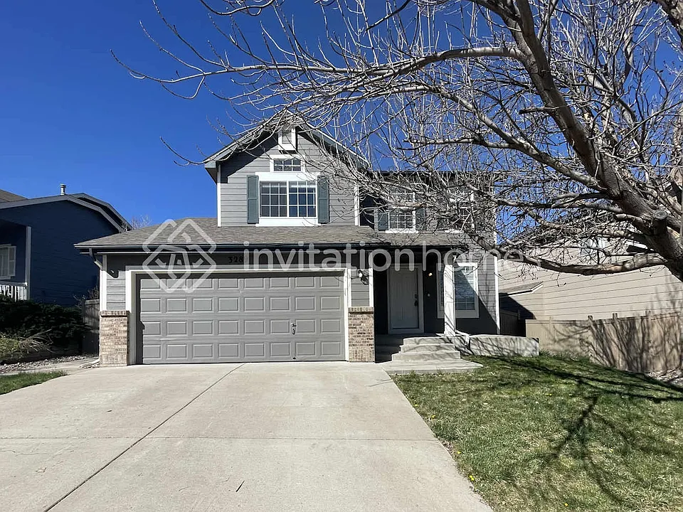 3289 Blue Grass Cir