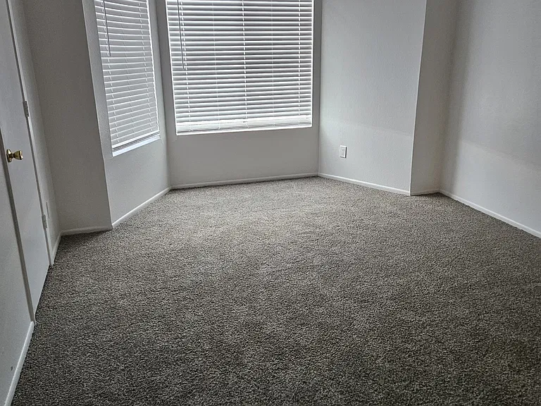 1684 W Park Wood Ln — Photo 5