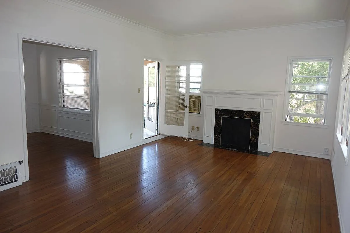 817 E Doran St — Photo 3