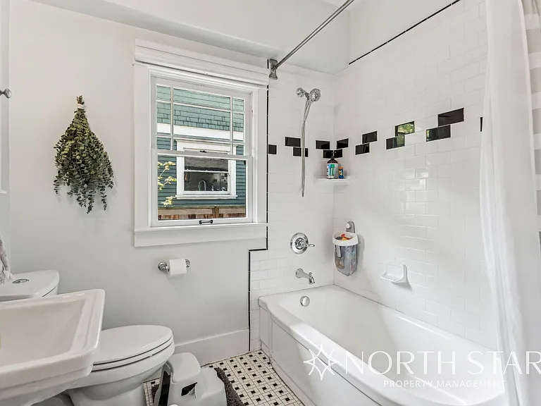 2224 NE 46th Ave — Photo 22