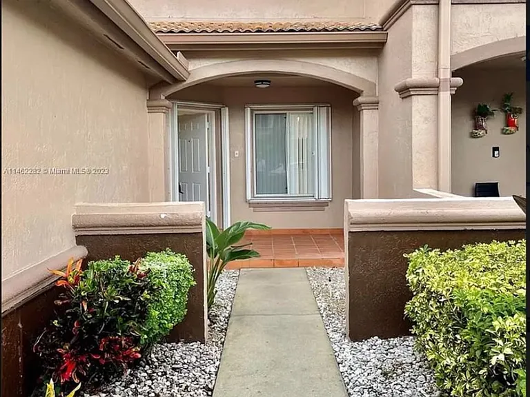 7446 SW 162nd Ct — Photo 1