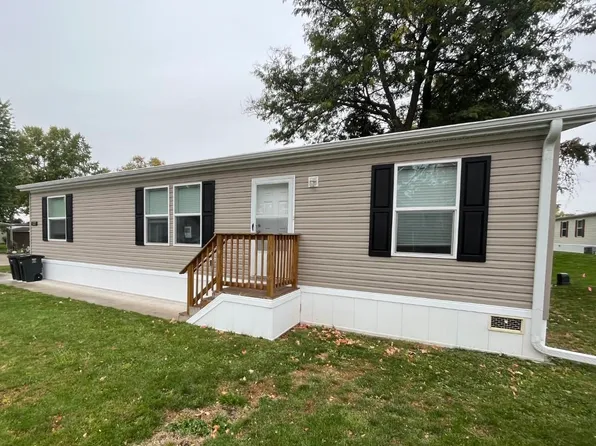 897 E Lake Street #122, Lake Mills, WI 53551
