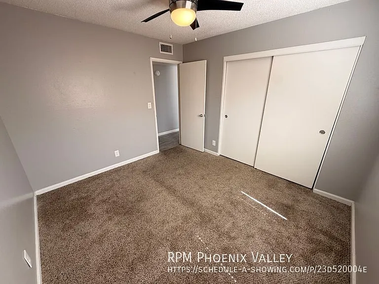 Glendale Groves — Photo 13