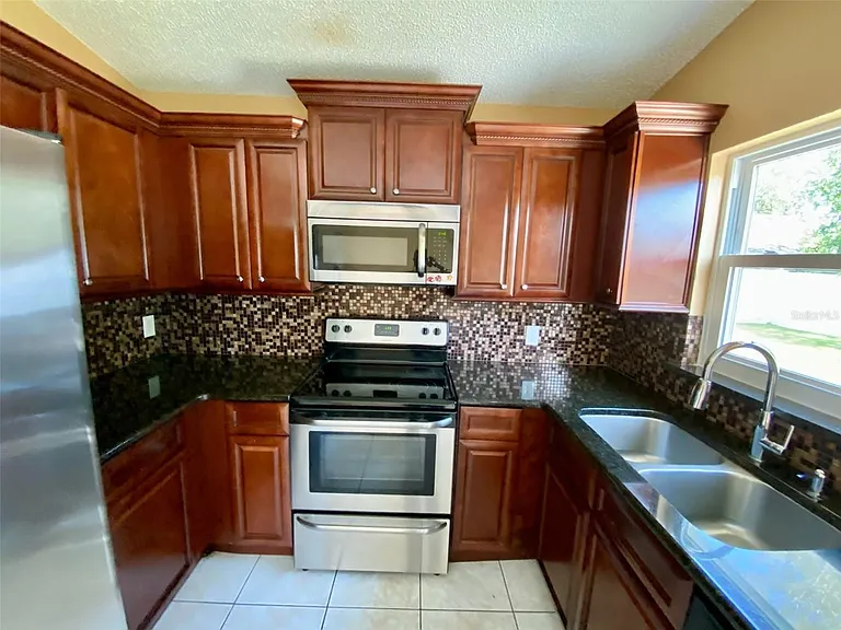 880 Nelson Dr — Photo 7