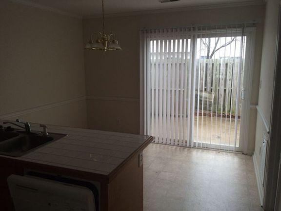 3rd image of 3987 Sterling Pointe Dr Unit Lll2