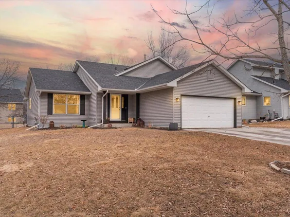 9652 72nd St S, Cottage Grove, MN 55016