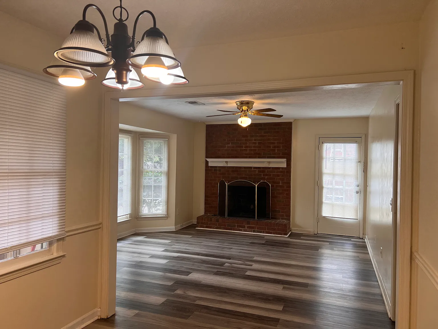 3 bed, 1180 sqft, $1,900 — Photo 3