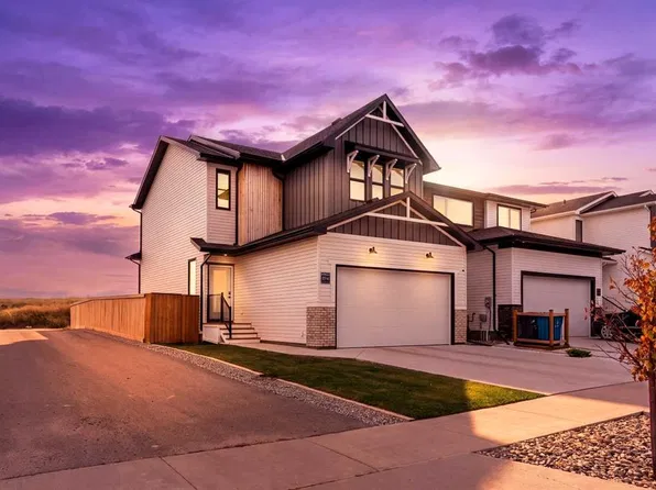 894 N Miners Blvd W, Lethbridge, AB T1J 5L9
