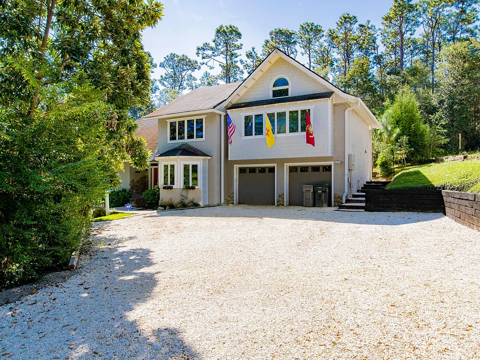 9988 Hillview Dr
